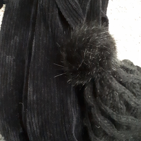 Toques & Scarves - Picture 3 of 4